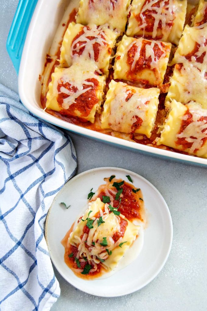 Roasted Red Pepper and Boursin Chicken Lasagna Roll Ups | Culinary Cool www.culinary-cool.com